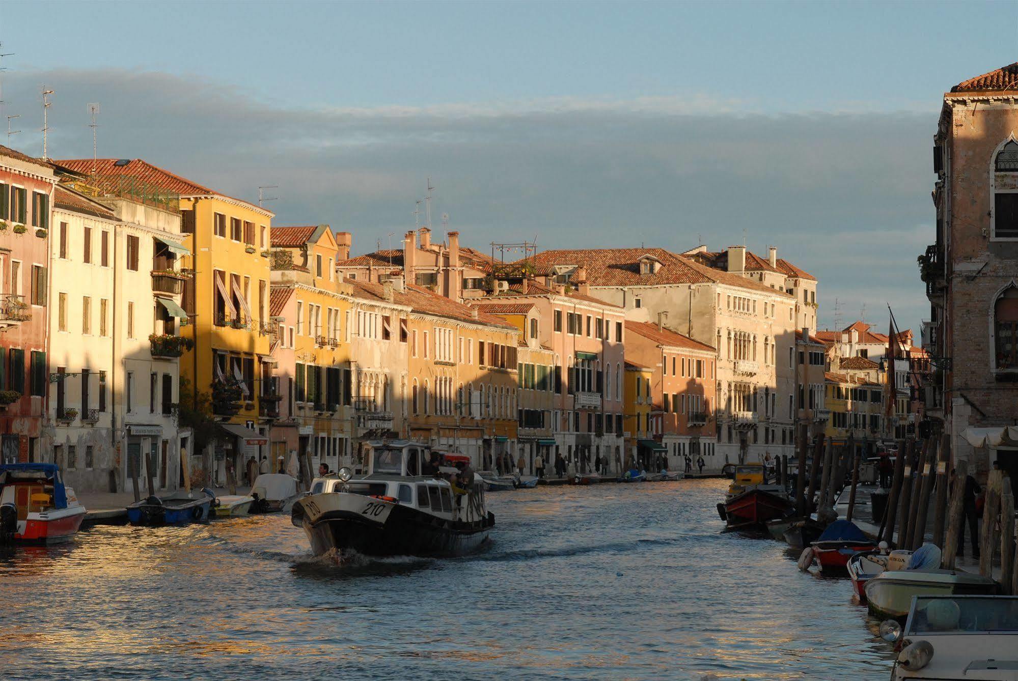 Palazzo Cendon Piano Antico 3* Venecia